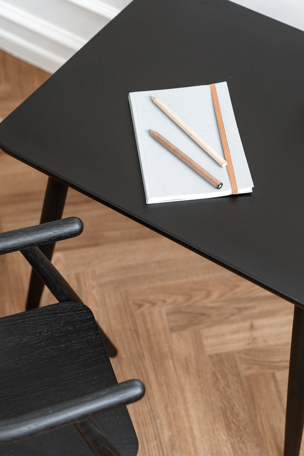 Asta Table - Black