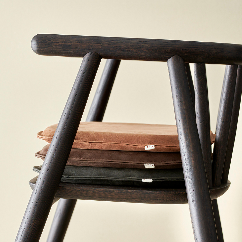 Storm Chair - Smoked Oak
